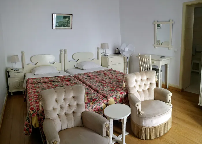 Pensao Residencial Teresinha بيت ضيافة 3*