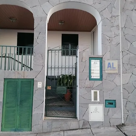 بيت ضيافة Pensao Residencial Teresinha فونشال
