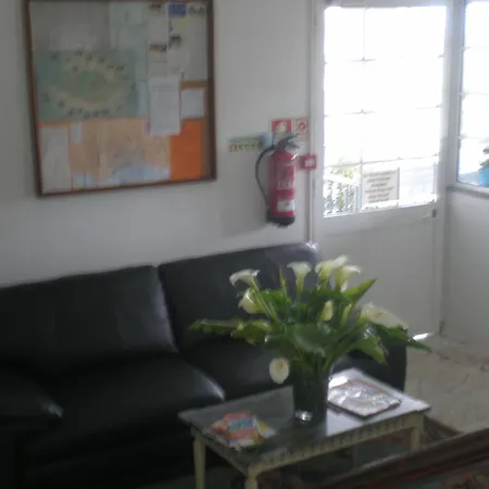 بيت ضيافة Pensao Residencial Teresinha 2*