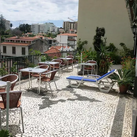 بيت ضيافة Pensao Residencial Teresinha فونشال