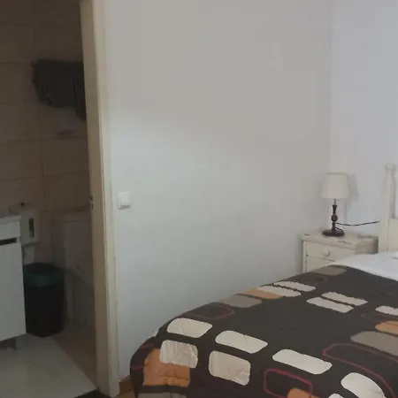 Pensao Residencial Teresinha بيت ضيافة 2*