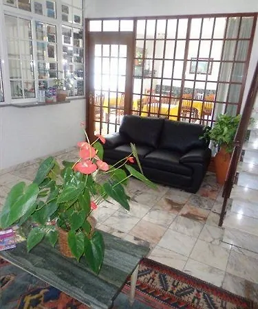 Pensao Residencial Teresinha بيت ضيافة 2*