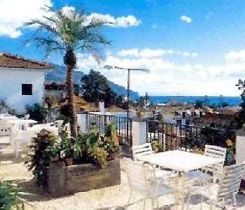 Pensao Residencial Teresinha بيت ضيافة 2*