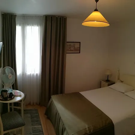 Pensao Residencial Teresinha فونشال