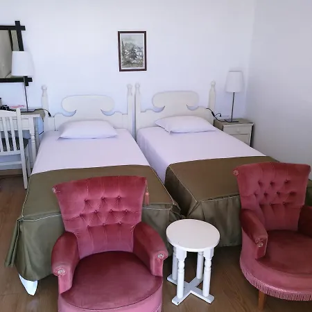 Pensao Residencial Teresinha بيت ضيافة