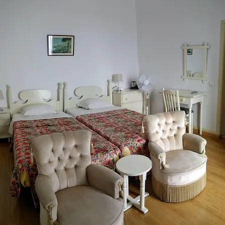 Pensao Residencial Teresinha بيت ضيافة