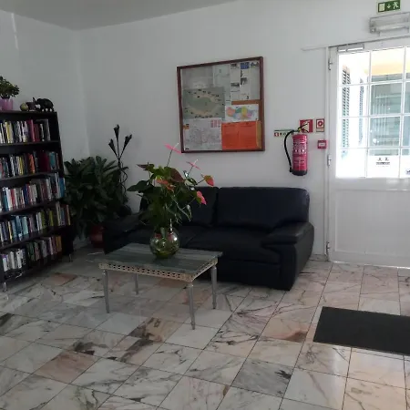 بيت ضيافة Pensao Residencial Teresinha 2*