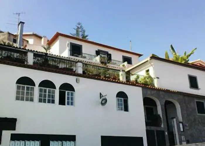 Pensao Residencial Teresinha 게스트하우스 푼샬