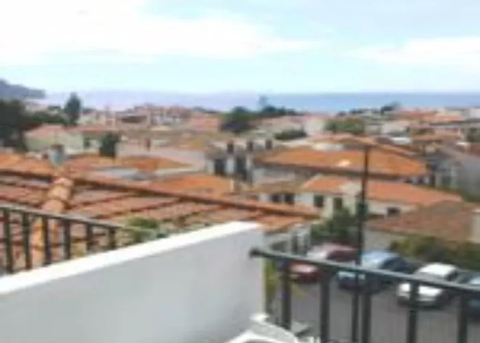 בית הארחה Pensao Residencial Teresinha