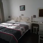 Pensao Residencial Teresinha 招待所 丰沙尔