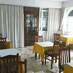 Pensao Residencial Teresinha 招待所 丰沙尔