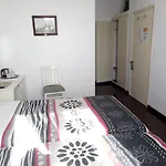 Pensao Residencial Teresinha 3* 丰沙尔